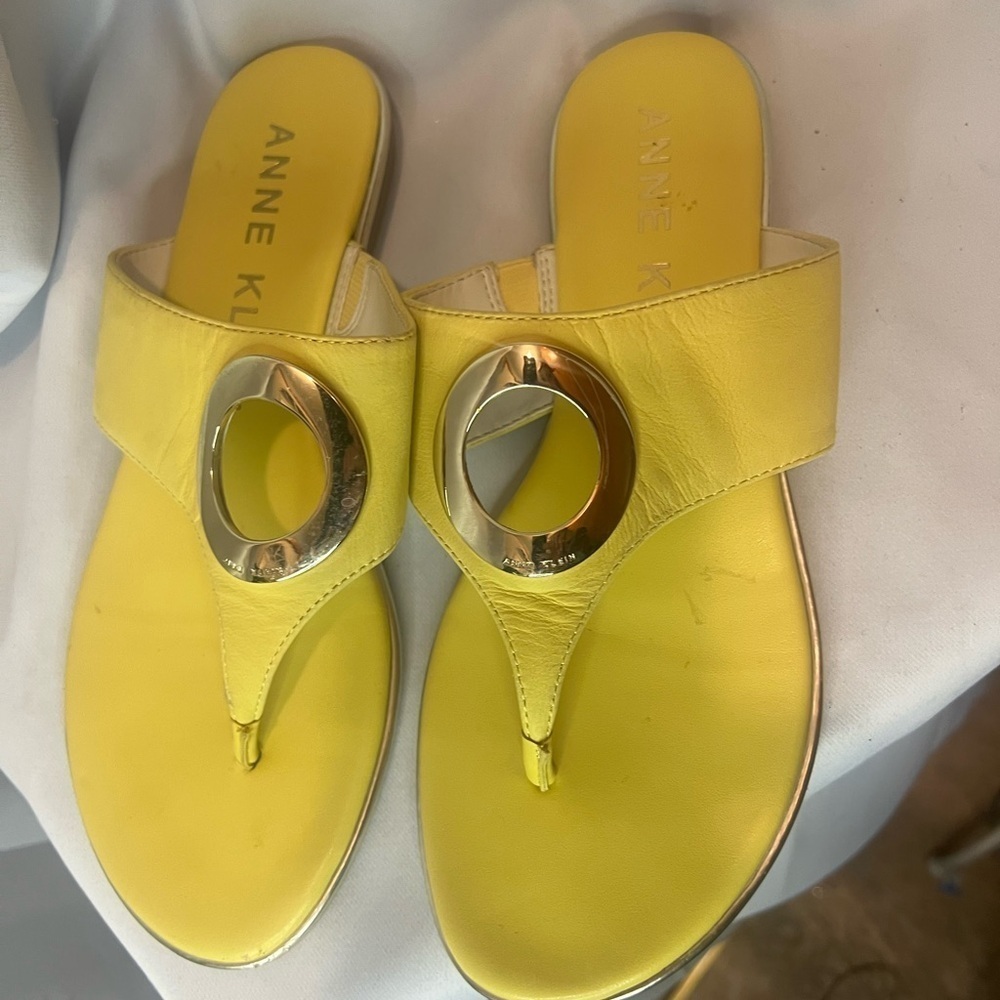 Anne Klein Yellow Gold Sandals Vibrant Minimalist Design - Picture 4 of 7